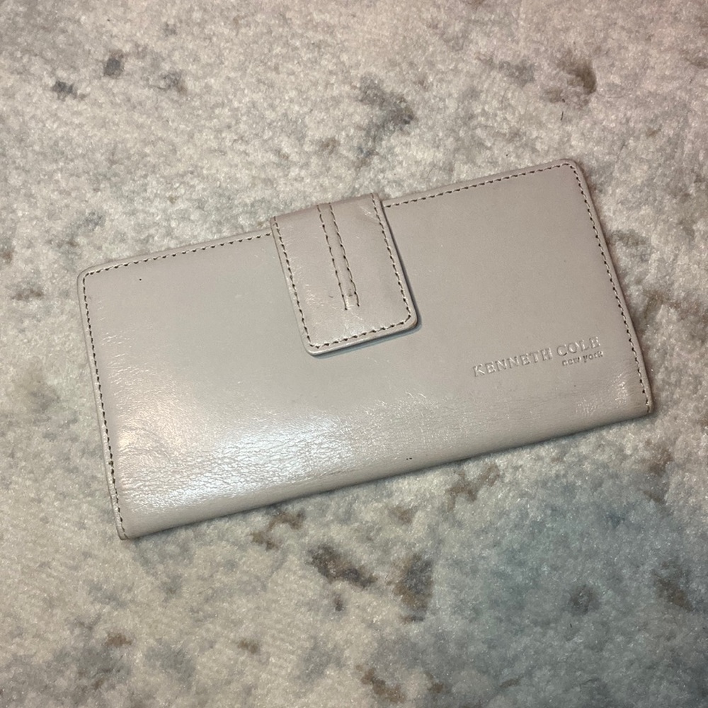 Cream Kenneth Cole wallet